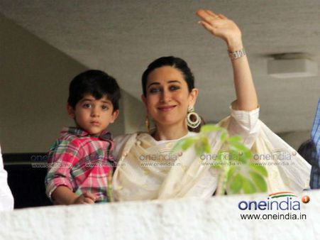 કરિશ્મા પુત્ર સાથે