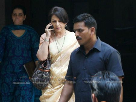 સૈફના માતાના આશીર્વાદ