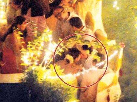 જુઓ સૈફરીનાનું ખુલ્લેઆમ લિપલૉક