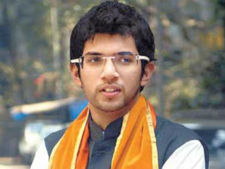 કોંગ્રેસ-એનસીપીના નેતાઓની ચપ્પલથી કરો ધોલાઇ: આદિત્ય ઠાકરે