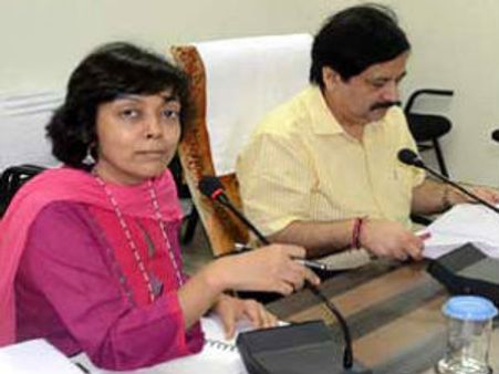 ગુજરાતમાં જાગૃતિ માટે ચૂંટણીપંચે મેસ્કોટનું અનાવરણ કર્યું