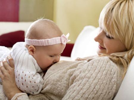 હવે ફેસબુક પર વેચાઇ રહ્યું છે 'માનું દૂધ' !