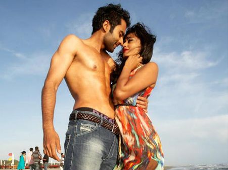 જુઓ-સાંભળો અજબ ગઝબ લવનું આ હૃદયસ્પર્શી ગીત