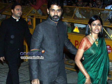 નંદિતા પતિ સાથે