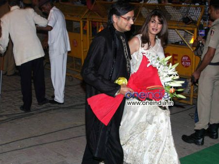 શશિ થરૂર