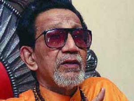 બાલ ઠાકરેએ કર્યો ગડકરીનો બચાવ