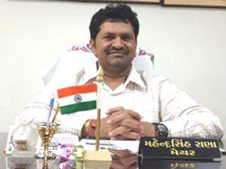 ગાંધીનગર મેયર બોલ્યા, 'મોદી સાચા વિકાસપુરૂષ'