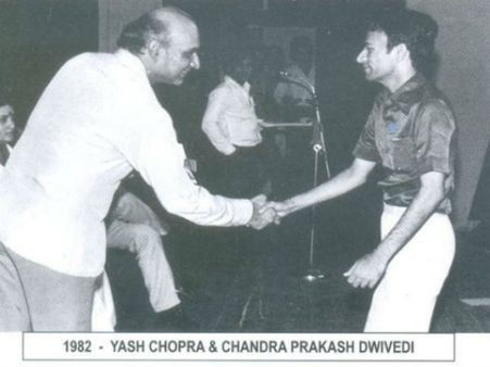 ચંદ્રપ્રકાશ દ્વિવેદી સાથે