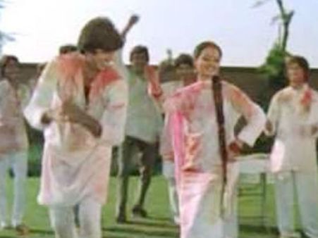 રેખાએ વરસાવ્યો હુશ્ન