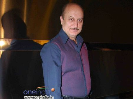 સ્વસ્થ મનોરંજન પીરસતાં - અનુપમ