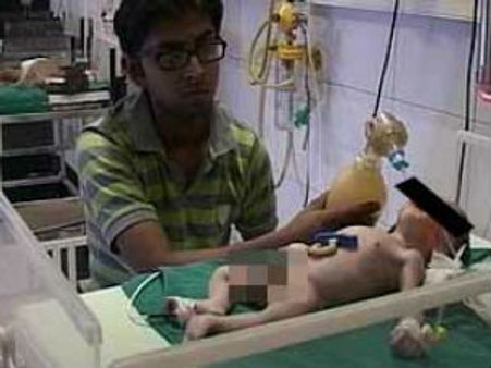 સુરતમાં માતા બની કુમાતા, ત્રીજા માળેથી ફેંક્યુ નવજાત બાળક