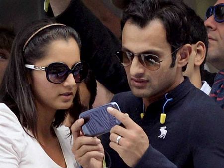 સાનિયા પહોંચ્યાં શોએબ સાથે