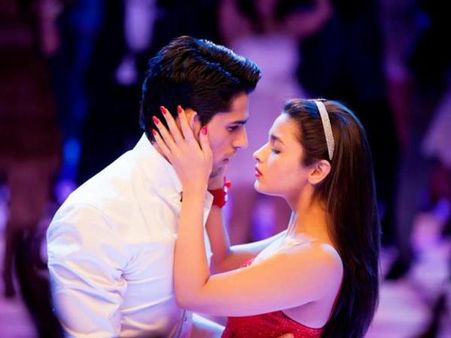 કરણે જણાવ્યું - ગિરી હુઈ લડ઼કી હૈં આલિયા