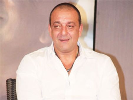 સપાએ પાળ્યું વચન, સંજુબાબાના કેસો પાછા ખેંચ્યા