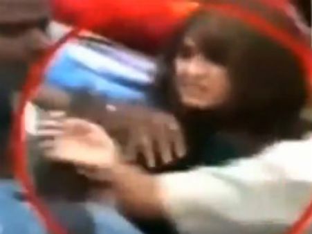 ..અને સુનંદાએ કોંગ્રેસી કાર્યકરને માર્યા તમાચા!