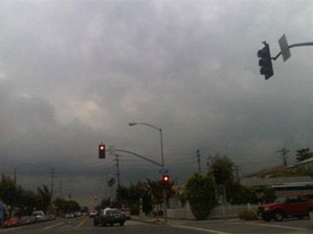 સાવધાન! દિલ્હીમાં ઝેરી હવાના કારણે થઇ શકે છે 'Acid Rain'