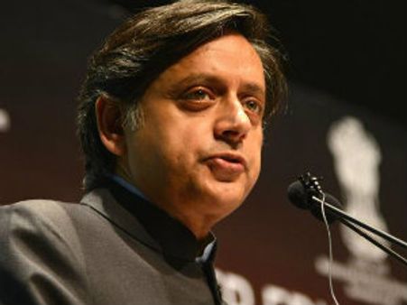 યુનિવર્સિટી પ્રણાલીથી સુશિક્ષિત સ્નાતકો નથી મળતા: થરૂર