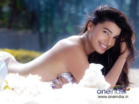 અડધા પુરુષ પરીણિત અને અડધા ગે