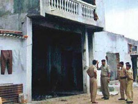 બેસ્ટ બેકરી કેસના 4 દોષિતો વડોદરા જેલમાં ખસેડાયા