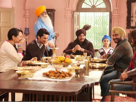 ઘરની અંદર અજય-સોનાક્ષી વચ્ચે રોમાંસ