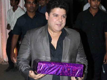 ગિફ્ટ સાથે સાજિદ