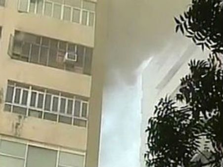 દિલ્હીના કનોટ પ્લેસમાં ઇમારતમાં ભીષણ આગ, એકનું મોત