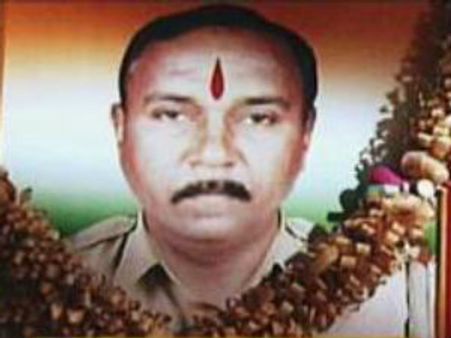 કસાબને પકડવા બદલ દેશનું તુકારામને ધન્યવાદ