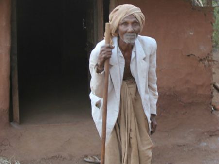 લાકડીના ટેકે ચાલતા કાથુડીયાદાદા લાકડીના ટેકે ચાલતા કાથુડીયાદાદા