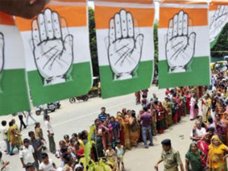 કોંગ્રેસમાં ઘમાસાણ, જામ ખંભાળિયામાં પૂનમ માડમનું રાજીનામુ