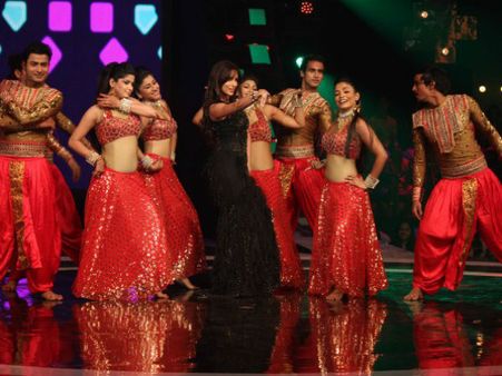 છંઇયા છંઇયા છવાયું