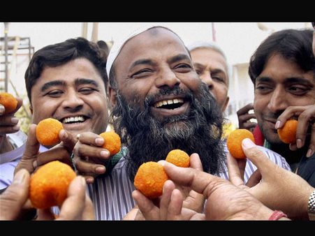 26/11ના દોષિત કસાબને ફાંસી : પાકિસ્તાનમાં ઉજવણી!