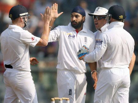 મુંબઇ ટેસ્ટઃબીજી ઇનિંગમાં પણ ભારતનો ધબડકો, 117/7