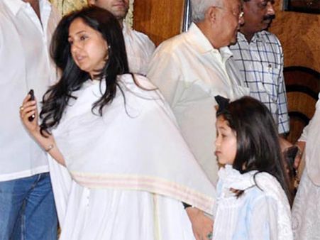 રાજેશ ખન્નાની અંતિમ યાત્રા