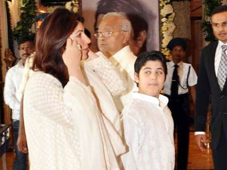 રાજેશ ખન્નાની અંતિમ યાત્રા