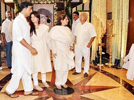 રાજેશ ખન્નાની અંતિમ યાત્રા