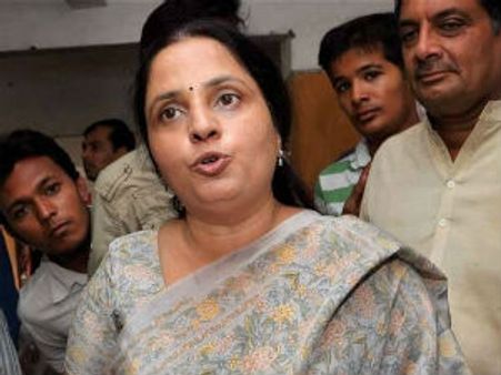 પતિના હત્યાના આરોપીને જેલમાં જઇને મળી જાગૃતિ પંડ્યા