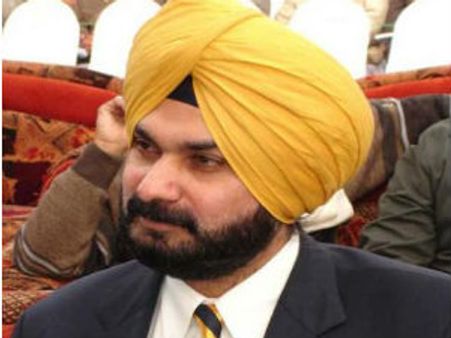 સિદ્ધૂની ગુજરાતમાં આક્રમક બેટીંગ, કેશુભાઇને પણ 'ધોઇ' નાખ્યાં