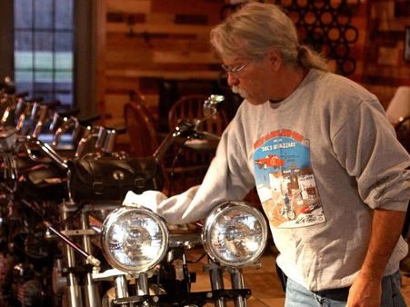 10 સીટ બેઠકવાળી હાર્લી ડેવિડસનની બાઇક