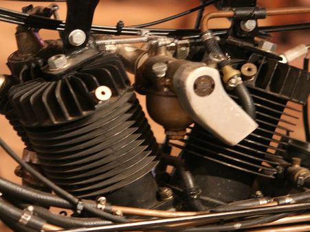 10 સીટ બેઠકવાળી હાર્લી ડેવિડસનની બાઇક