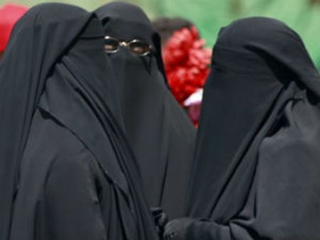 વધુ એક ફતવોઃ મહિલાંઓ નહીં બની શકે રિસેપ્શનિસ્ટ