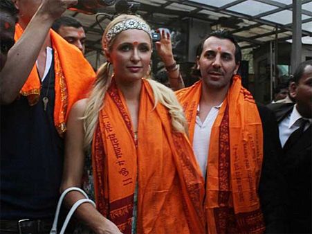 Pics : પૅરિસ પર છવાયો ભારતીય સંસ્કૃતિનો રંગ