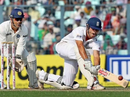 કોલકતા ટેસ્ટઃ બીજા દિવસના અંતે કૂકની સદી, ઇંગેલન્ડ 216/1