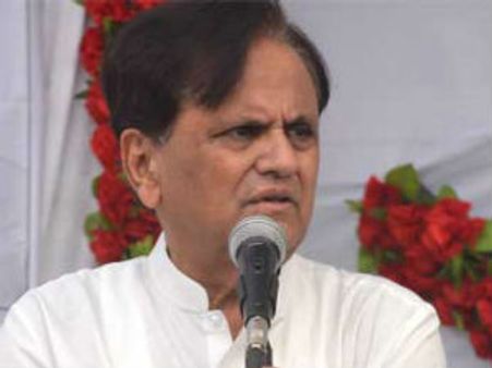 ગુજરાતમાંથી મોદી મોડલને ઉખેડી ફેંકવાનો સમય આવી ગયોઃ અહમદ પટેલ