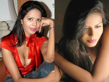 હૉટ અદાઓ