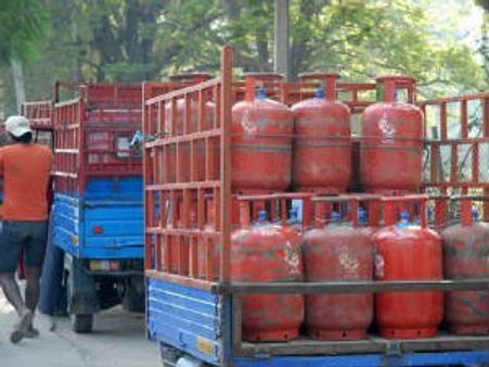 ગુજરાત ચૂંટણી બાદ રાહતદરના સિલિન્ડર મોંઘા થશે