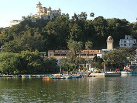 માઉન્ટ આબુ બન્યું ઠંડુગાર, ચાર ડિગ્રી તાપમાન