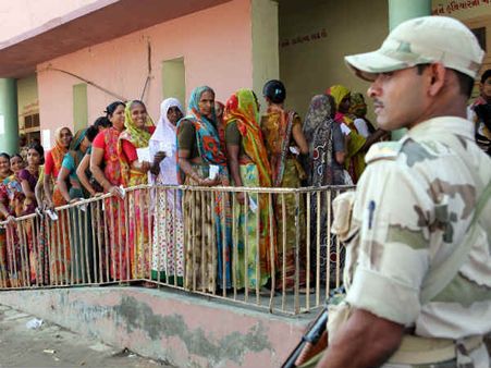 ગુજરાત ચુંટણી: પ્રથમ ચરણમાં રેકોર્ડબ્રેક મતદાન, અંતિમ 'જંગ' 17મીએ