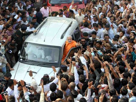 મતદાન કરવા પહોંચી રાજકીય સેલિબ્રિટીઝ