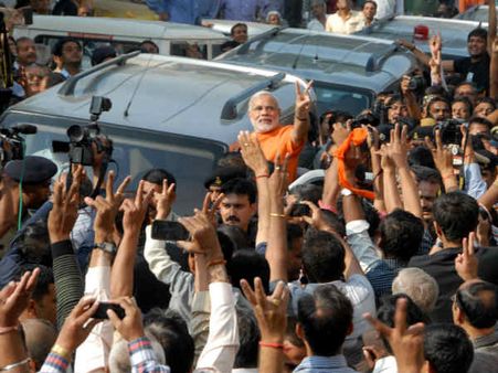 મતદાન કરવા પહોંચી રાજકીય સેલિબ્રિટીઝ