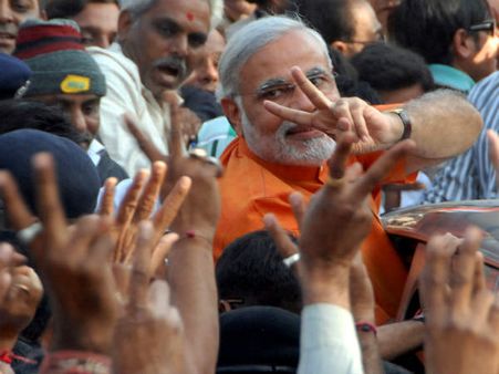 મતદાન કરવા પહોંચી રાજકીય સેલિબ્રિટીઝ